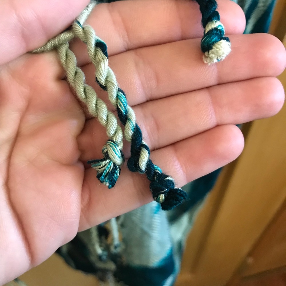 Shawl - Picture 2 of 3